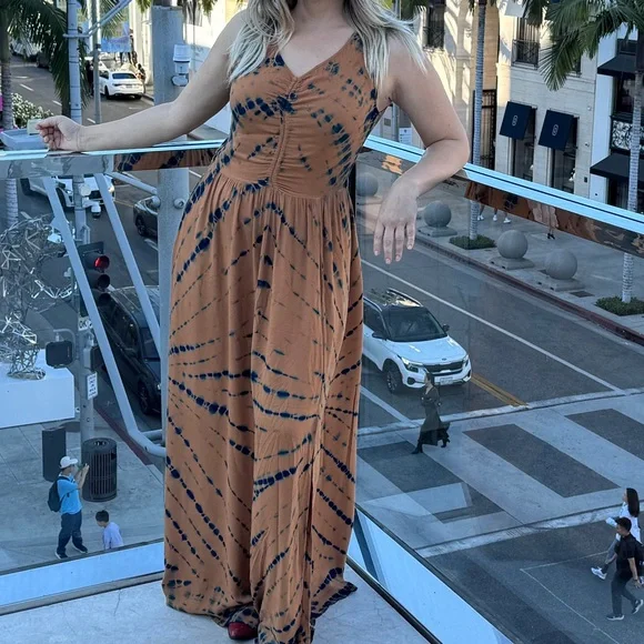 Beautiful woman maxi dress - Picture 2 of 2